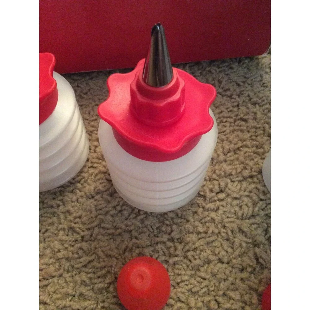 Betty Crocker Decorating Kit B18